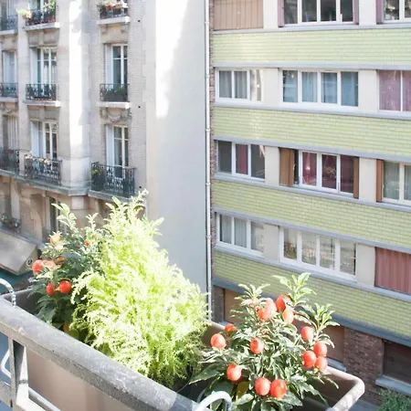 Cosy Apt Near Parc De La Apartment